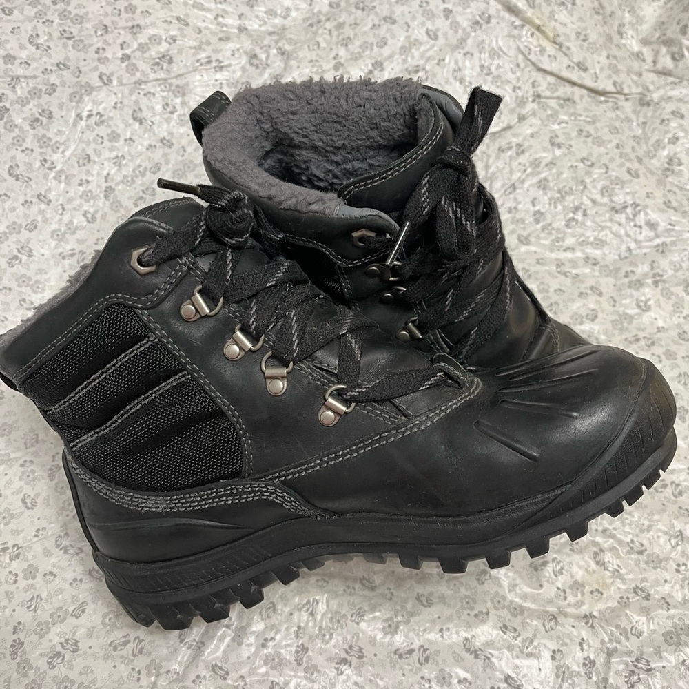 Women’s Timberland Earthkeepers mount Holly Duck boots